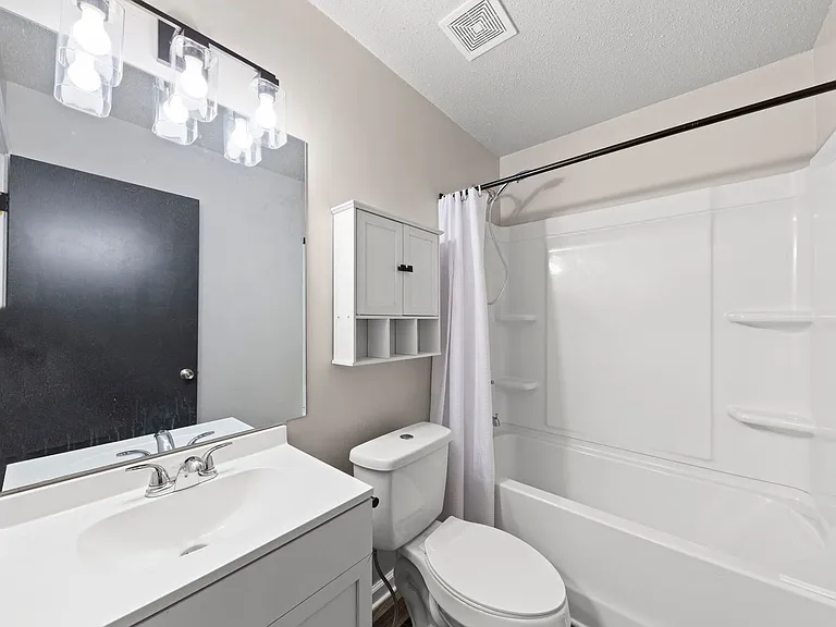1206 Cedar St — Photo 15