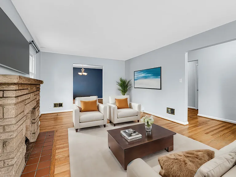 1420 Kessler Boulevard East Dr — Photo 4