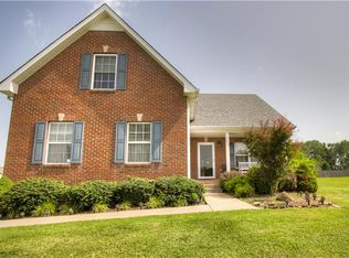 200 Jacob Dr, Pleasant View, TN 37146