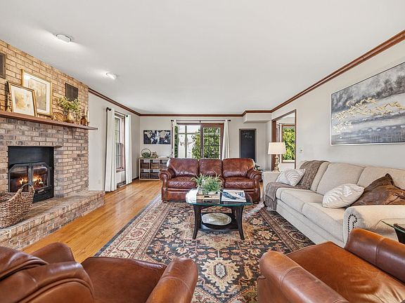 3rd image of 413 Park St