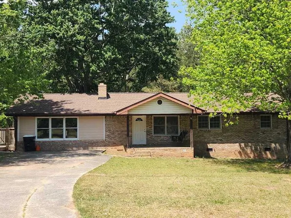 150 Robinson Dr, Carrollton, GA 30117