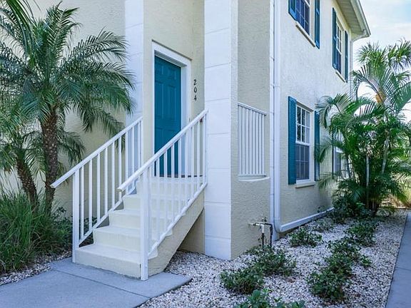 2nd image of 780 Montrose Dr Unit 204