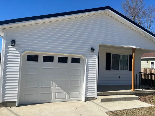 26 N Clinton St, The Plains, OH 45780