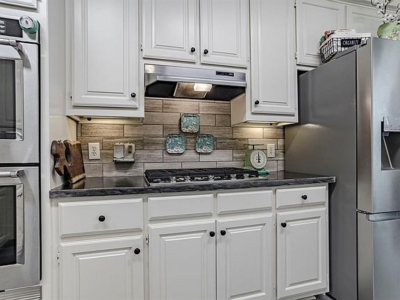 3rd image of 4905 High Creek Dr