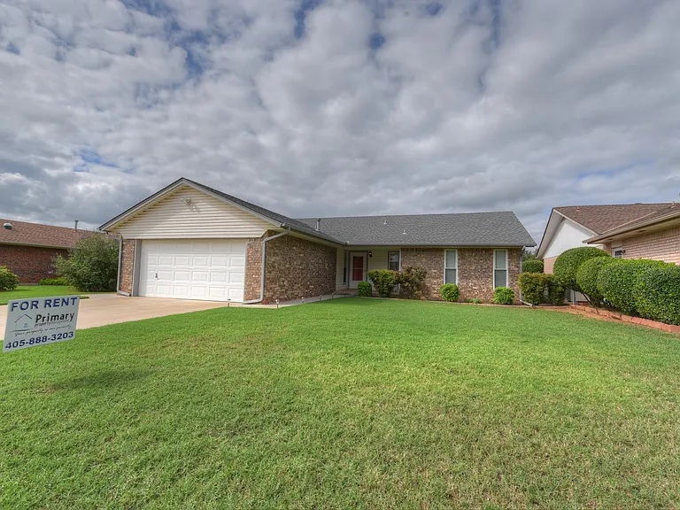 307 Vickie Dr — Photo 1