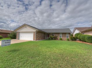 307 Vickie Dr, Yukon, OK 73099
