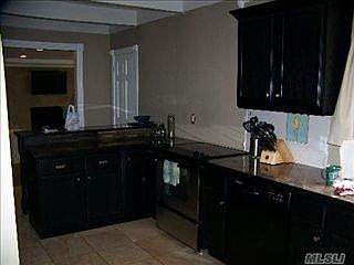 3rd image of 60 Nadine Ln