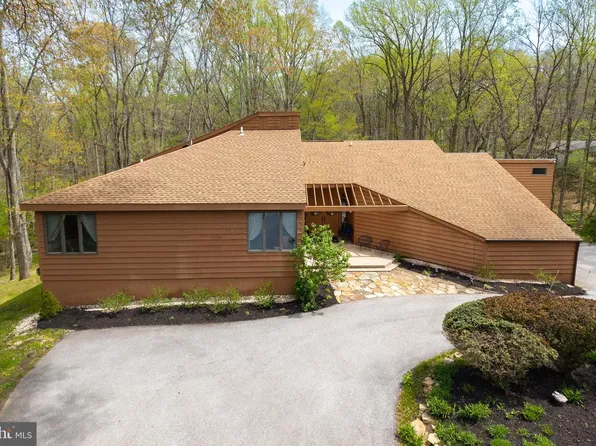 14 Buttonwood Dr, Chadds Ford, PA 19317