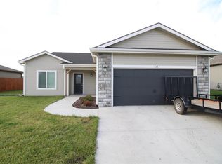 433 Northfield Rd, Manhattan, KS 66502