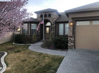 8750 W Rio Grande Ct, Kennewick, WA 99336