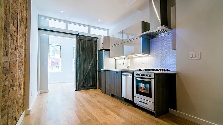 Rented by Compass | media 2