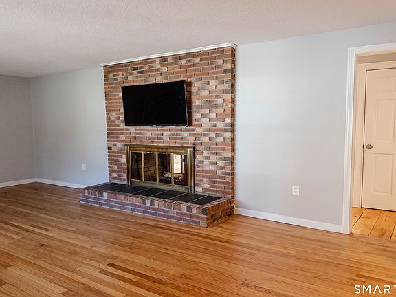 5th image of 64 Somerset Lane