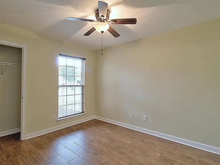 235 Augusta Way — Photo 20
