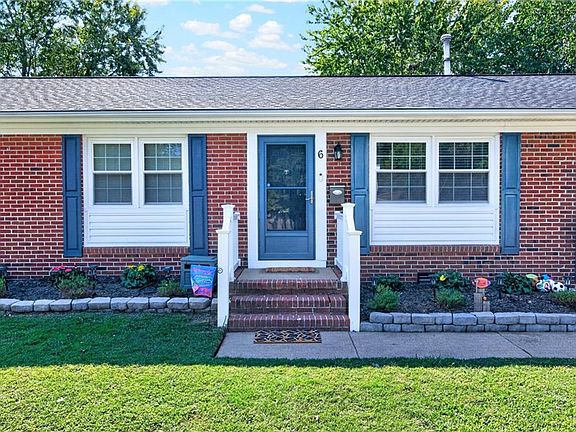 4th image of 6 Holiday Dr