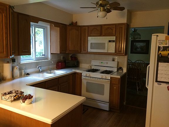 3rd image of 2771 Wareing Dr