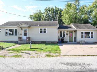 311 Crossman Ln, Pittsfield, IL 62363