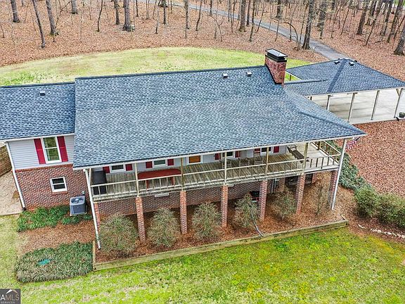 3rd image of 883 Tilley Rd