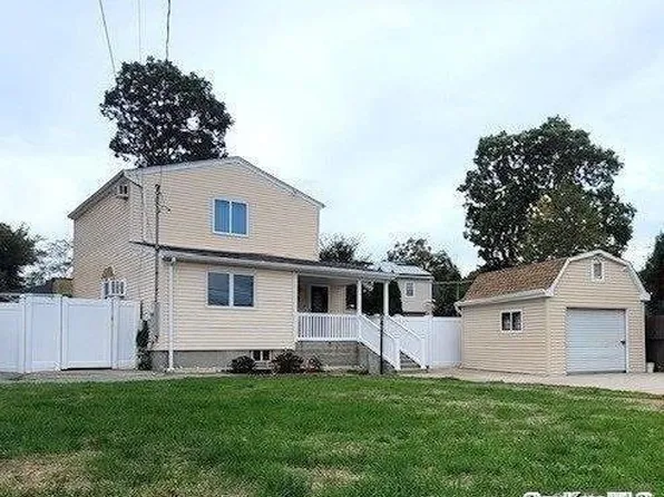 76 Wright Avenue, Deer Park, NY 11729