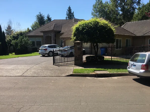13013 SE Rivercrest Dr, Vancouver, WA 98683