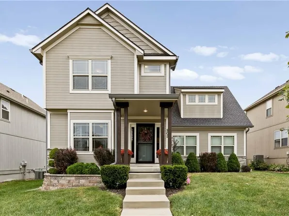 203 N Franklin St, Raymore, MO 64083