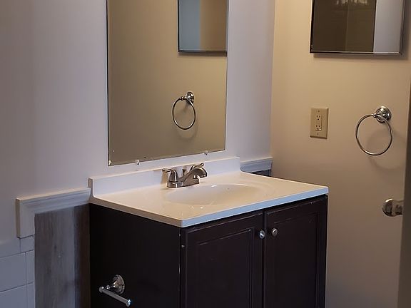 5th image of 930 Village West Dr N #Bc17147d3