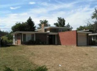 3075 N Glencoe St, Denver, CO 80207