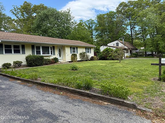 2nd image of 15 Crest Road