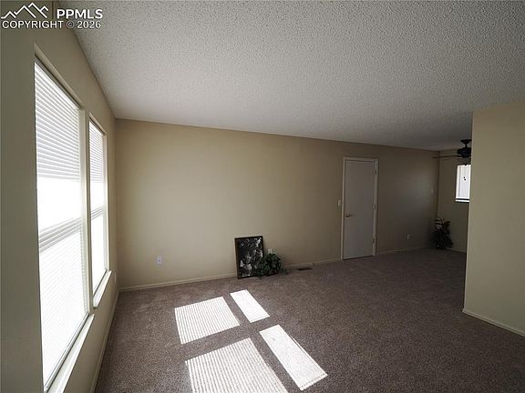 4th image of 6870 Chippewa Rd