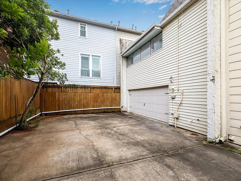 2511 Commonwealth St — Photo 29