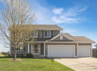 12705 Tanglewood Dr, Urbandale, IA 50323