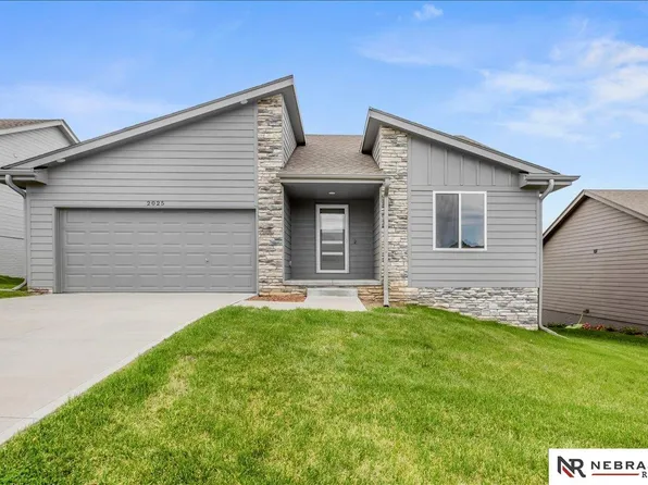 2025 Gindy Cir, Cir, NE 68147