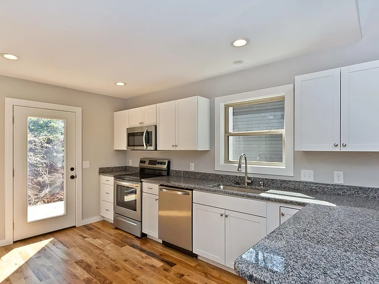 615 Reed St — Photo 8