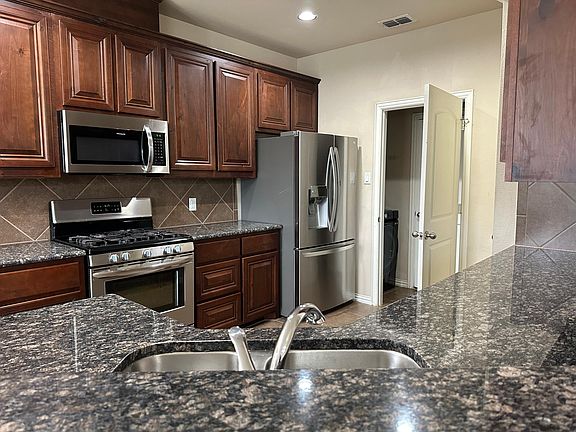 4th image of 4628 Ladyfern Way