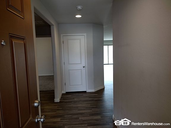 4th image of 2053 E Julian Dr