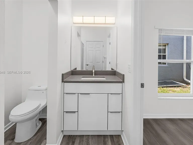 434 Castlemain Cir — Photo 25