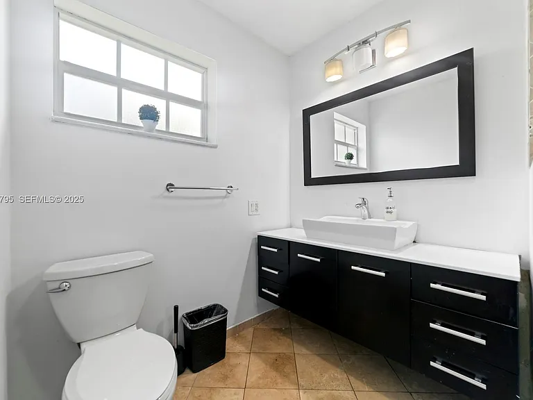 2708 Cleveland St — Photo 16