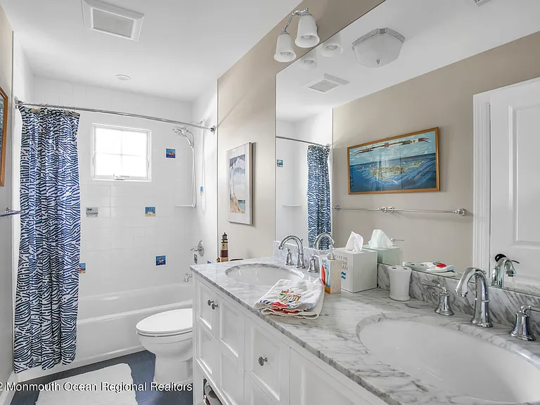 812 Claridge Dr — Photo 22