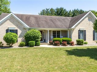 520 Fox Lake Dr, Charleston, IL