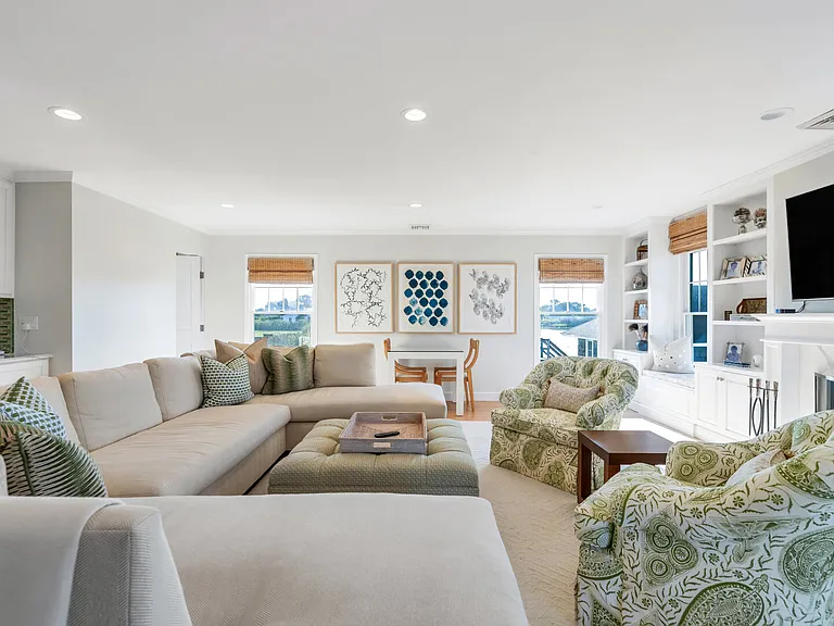 125 Dune Rd — Photo 19