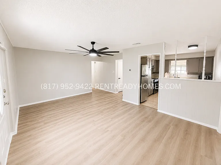 736 Cheltenham Dr — Photo 2