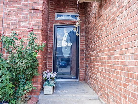 4th image of 813 SW 161st St
