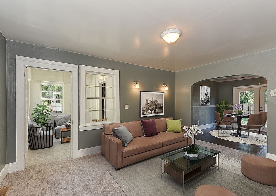 2nd image of 1079 Norview Ave