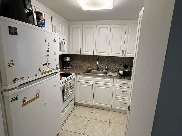 200 172nd St #210 — Photo 2