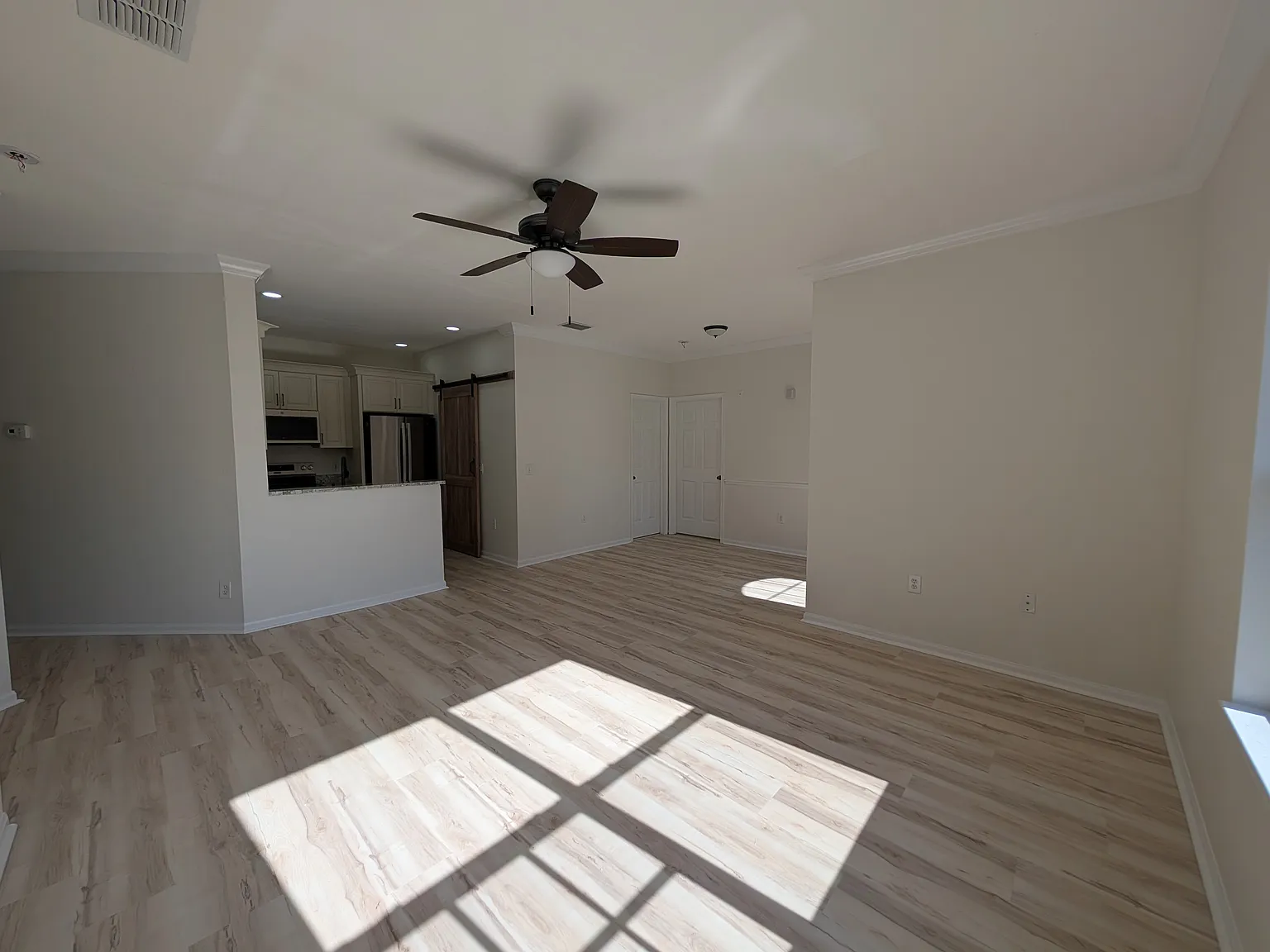 Updated 2 bedroom in Palm Harbor — Photo 2