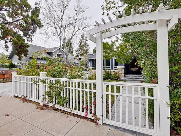 4th image of 1433 Alma St