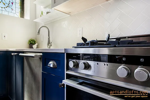 Sold by aptsandlofts.com | media 8