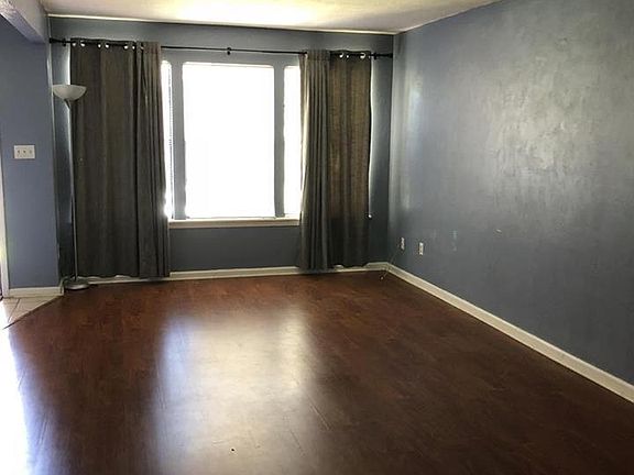 2nd image of 2255 Shady Timbers Cir #B