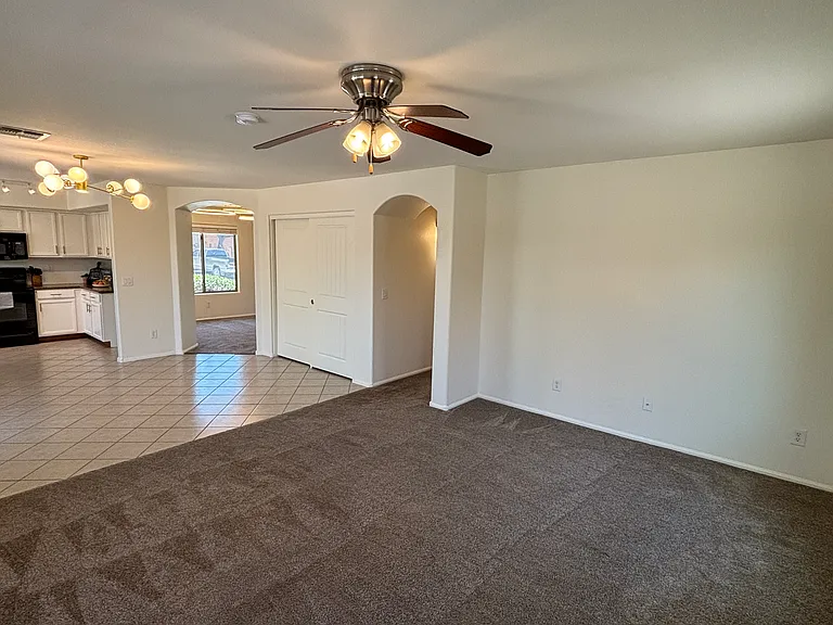 624 W Mesquite Tree Ln — Photo 5