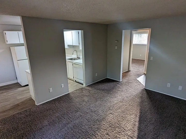 Stillwater Apartments — Photo 31