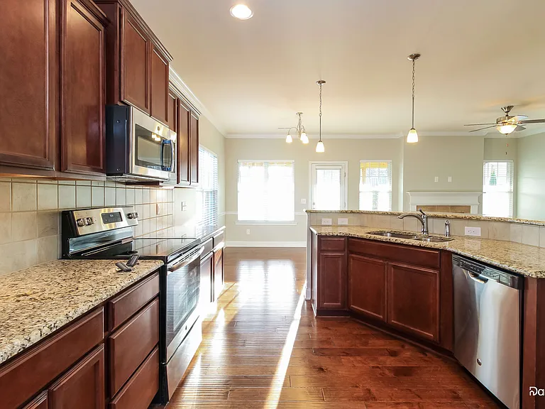 193 Twisted Cypress Ln — Photo 3